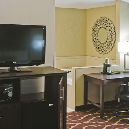 La Quinta Inn & Suites By Wyndham Lv Tropicana Stadium Las Vegas Dış mekan fotoğraf