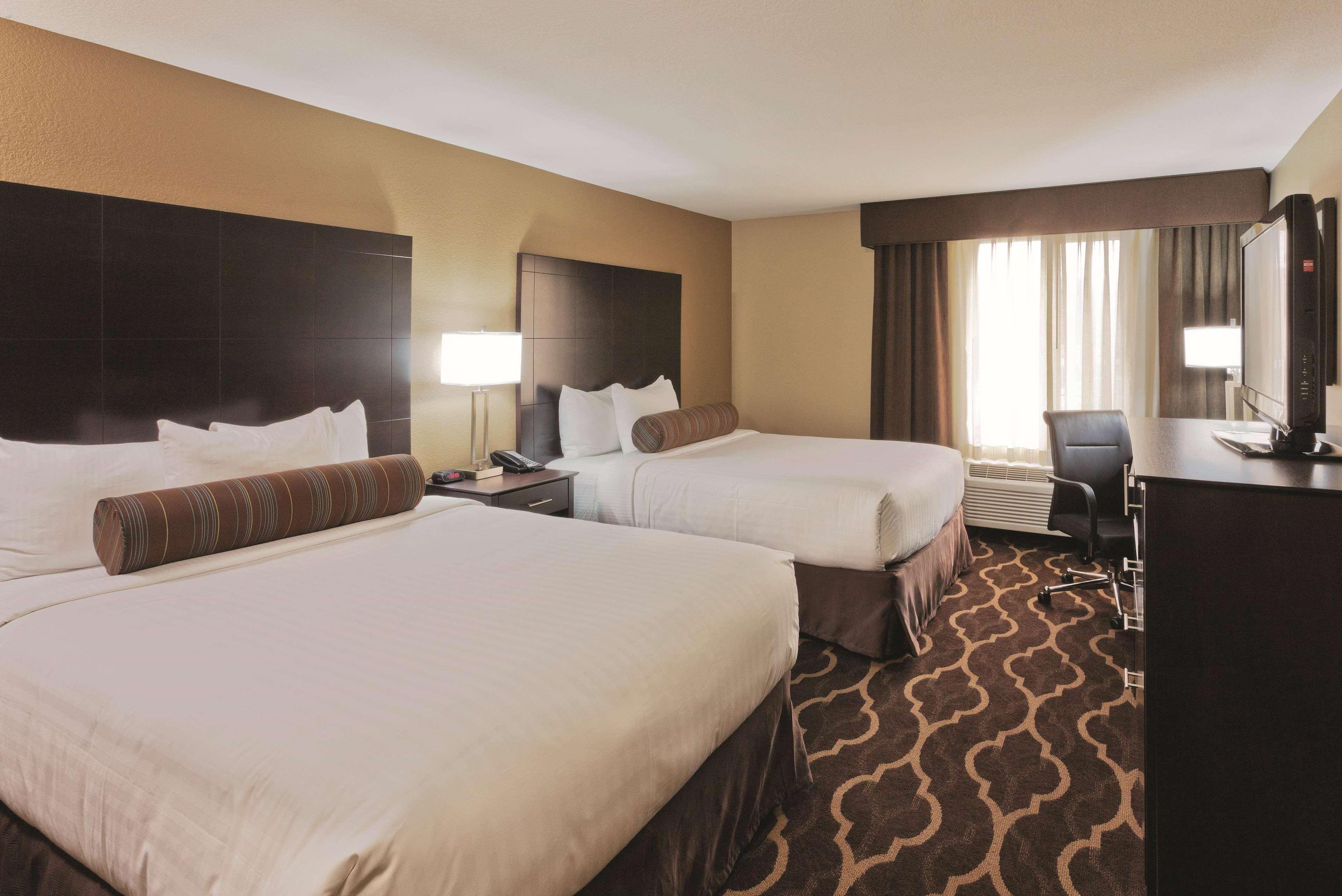La Quinta Inn & Suites By Wyndham Lv Tropicana Stadium Las Vegas Dış mekan fotoğraf