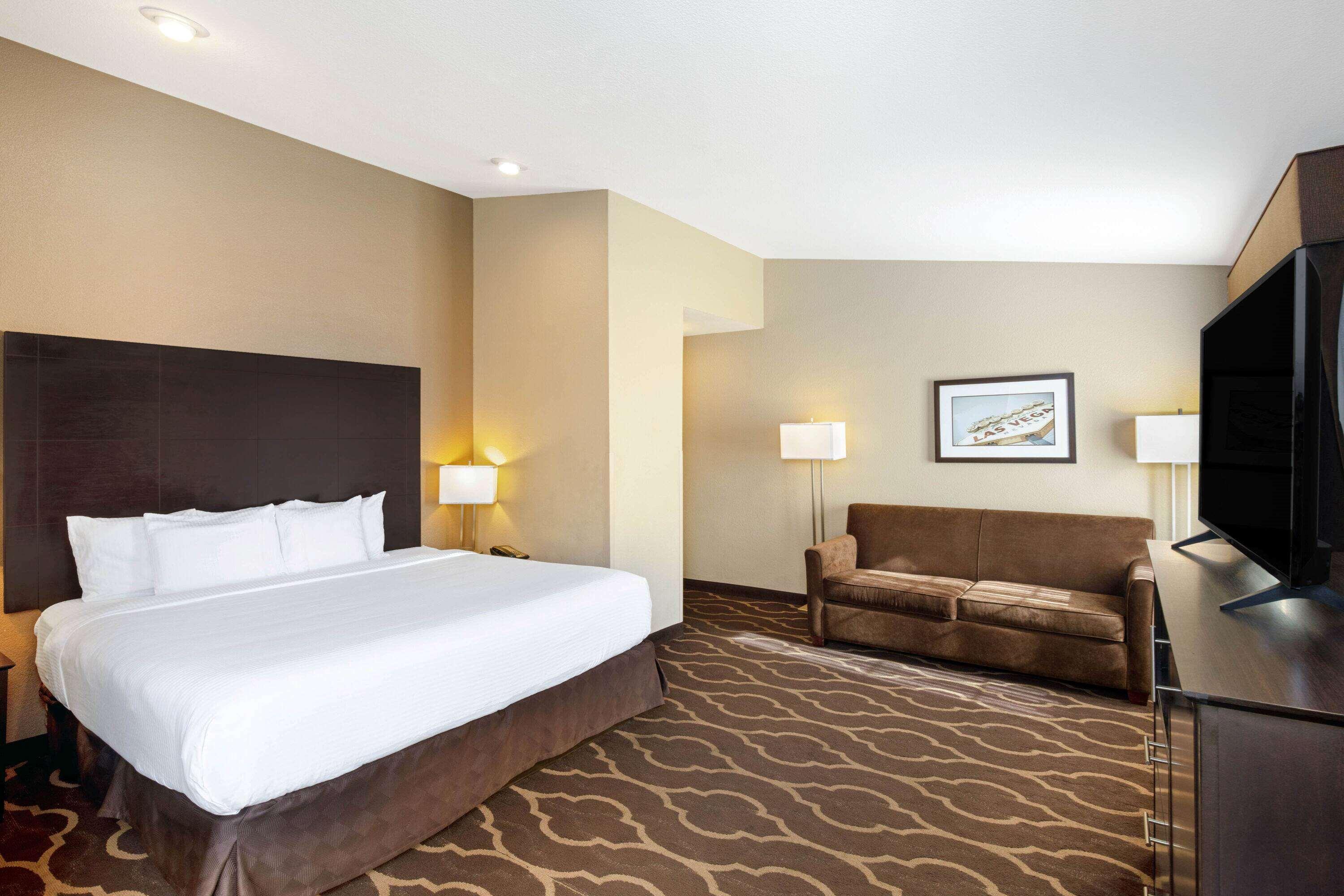 La Quinta Inn & Suites By Wyndham Lv Tropicana Stadium Las Vegas Dış mekan fotoğraf