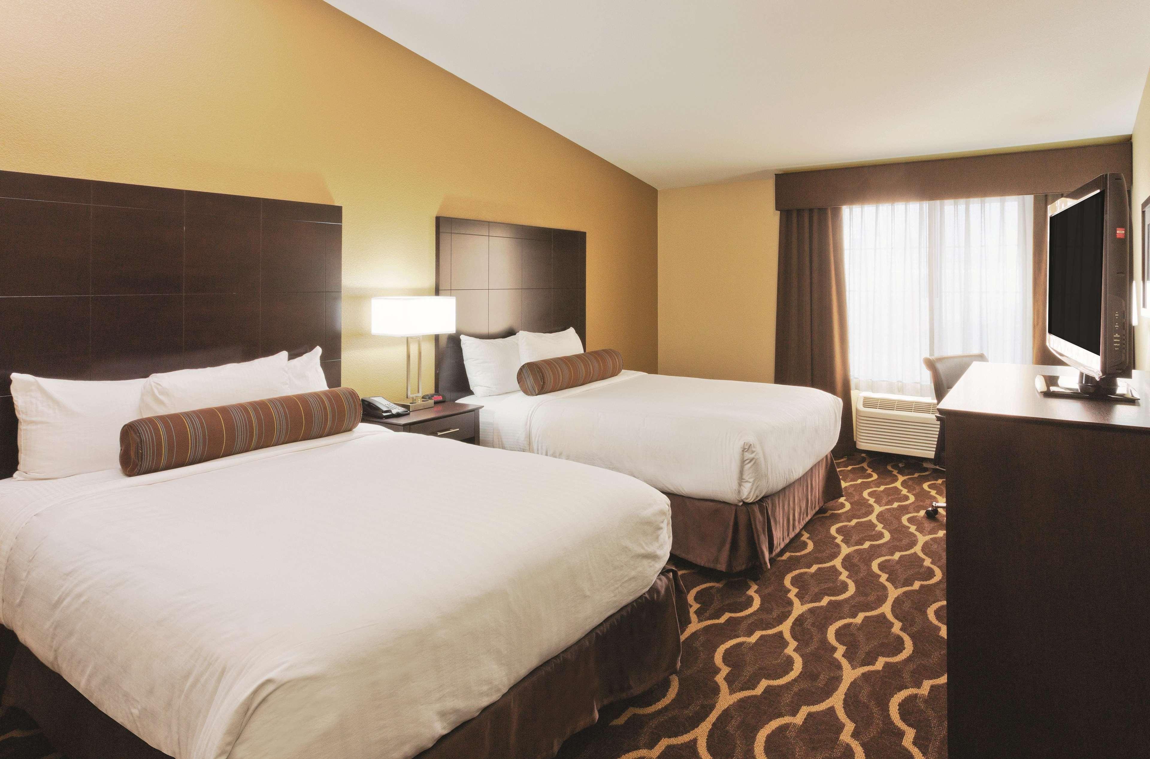La Quinta Inn & Suites By Wyndham Lv Tropicana Stadium Las Vegas Dış mekan fotoğraf