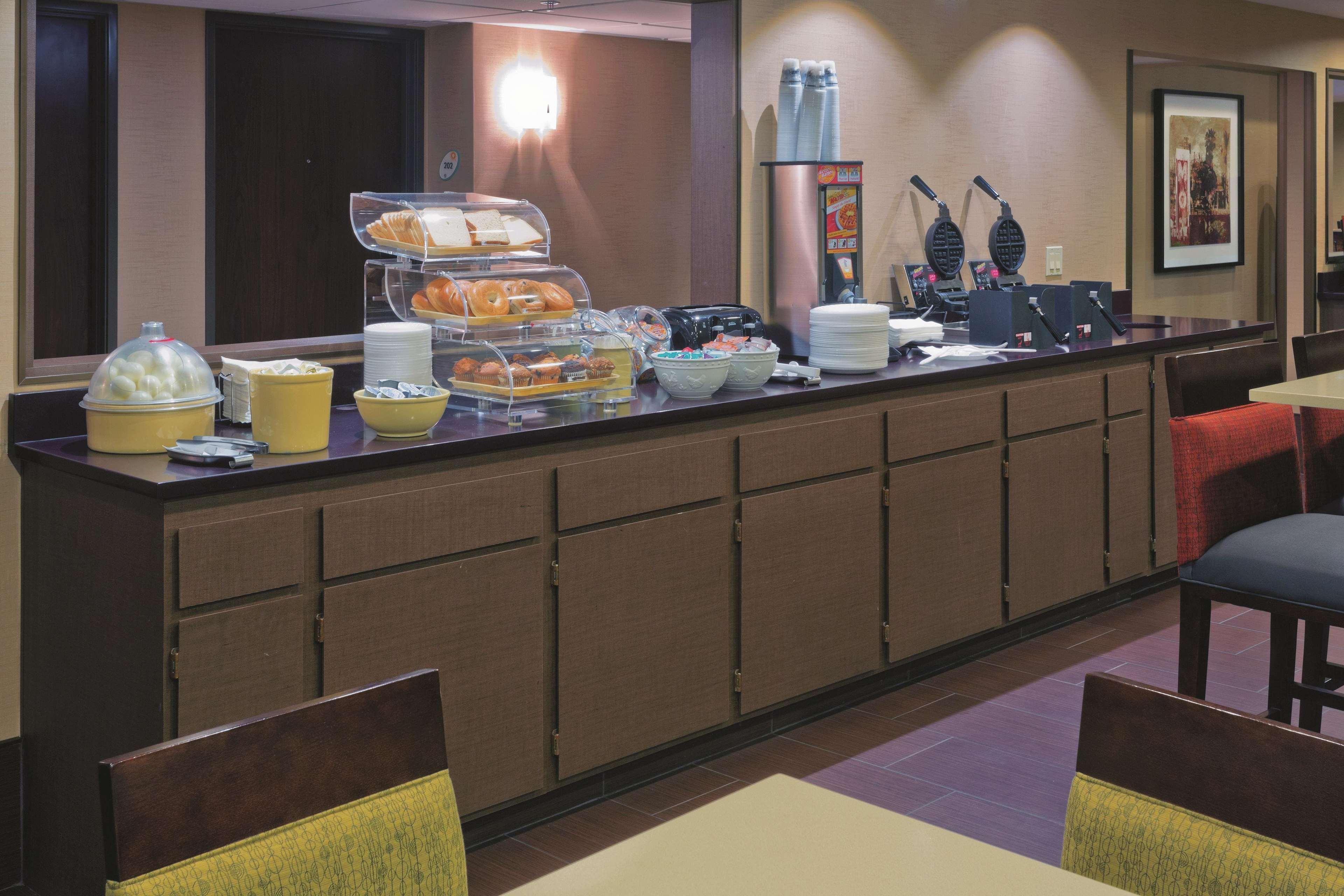 La Quinta Inn & Suites By Wyndham Lv Tropicana Stadium Las Vegas Dış mekan fotoğraf