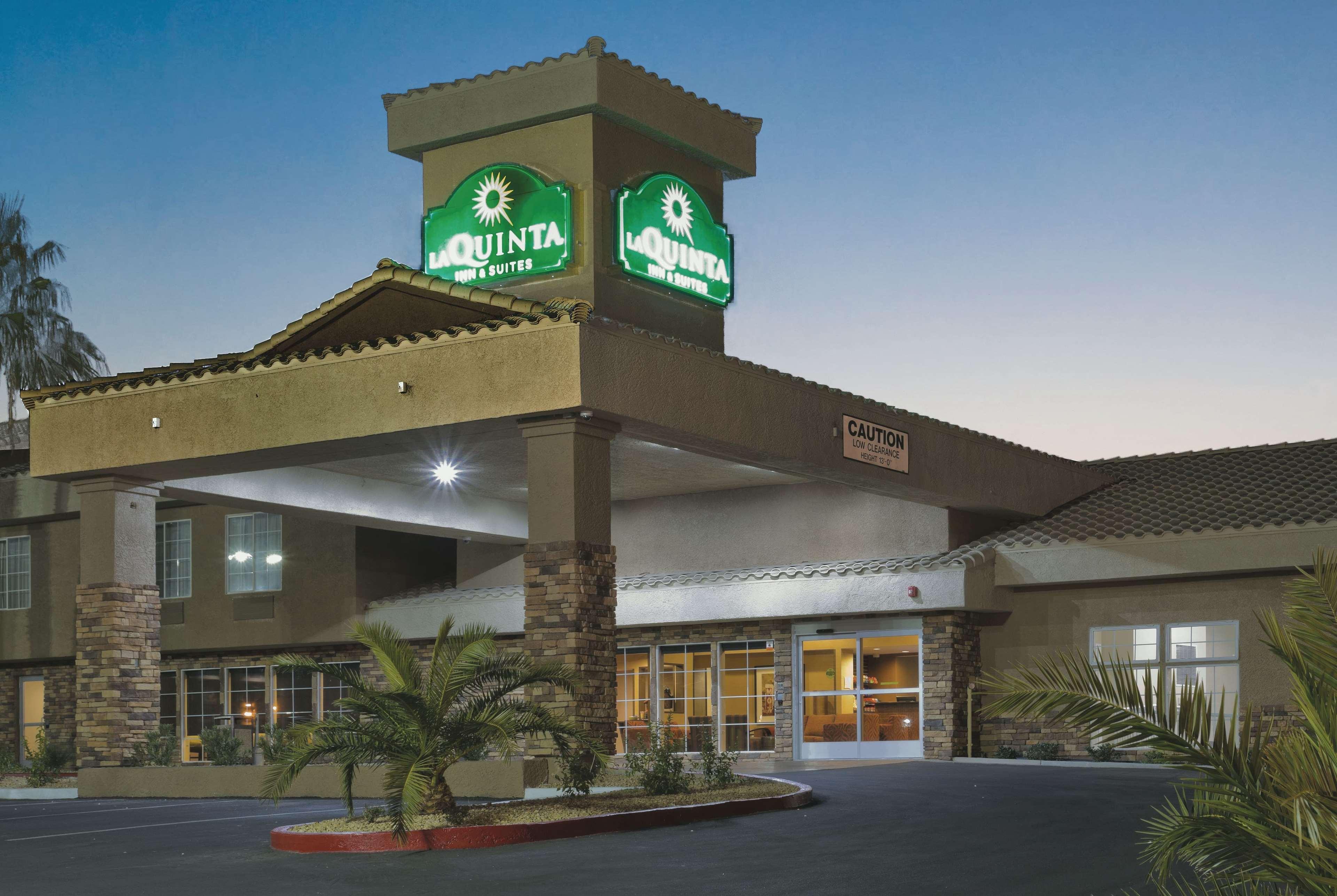La Quinta Inn & Suites By Wyndham Lv Tropicana Stadium Las Vegas Dış mekan fotoğraf