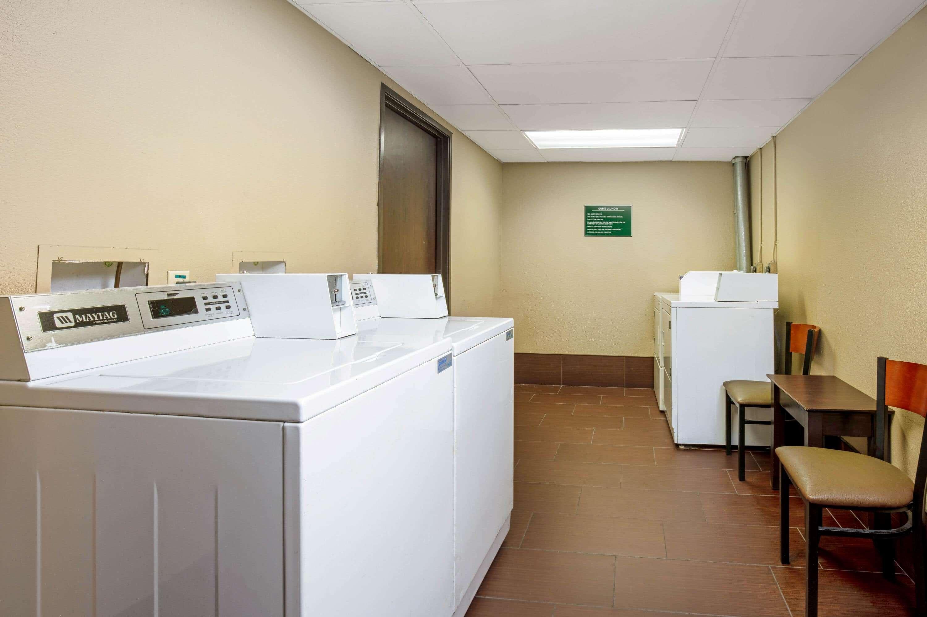 La Quinta Inn & Suites By Wyndham Lv Tropicana Stadium Las Vegas Dış mekan fotoğraf