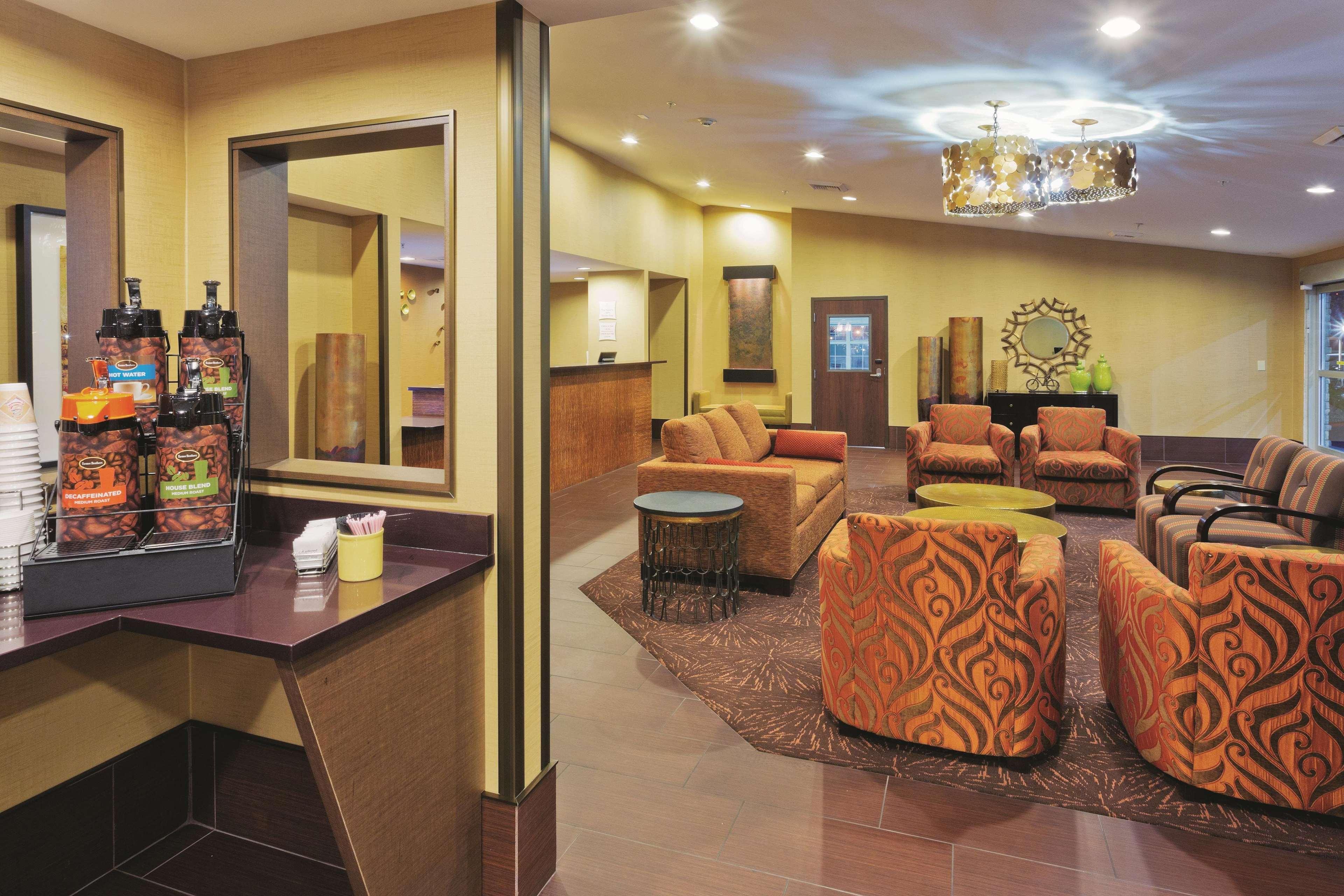 La Quinta Inn & Suites By Wyndham Lv Tropicana Stadium Las Vegas Dış mekan fotoğraf