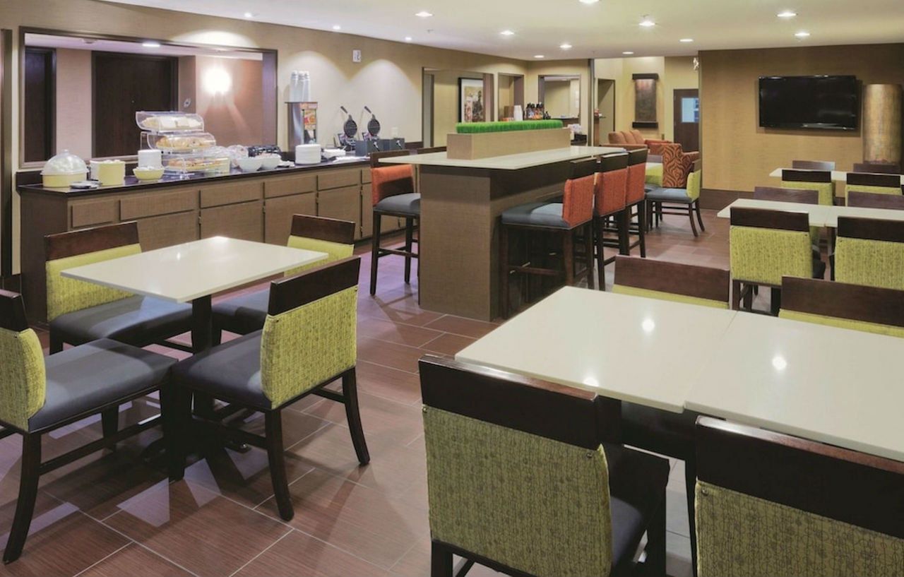 La Quinta Inn & Suites By Wyndham Lv Tropicana Stadium Las Vegas Dış mekan fotoğraf